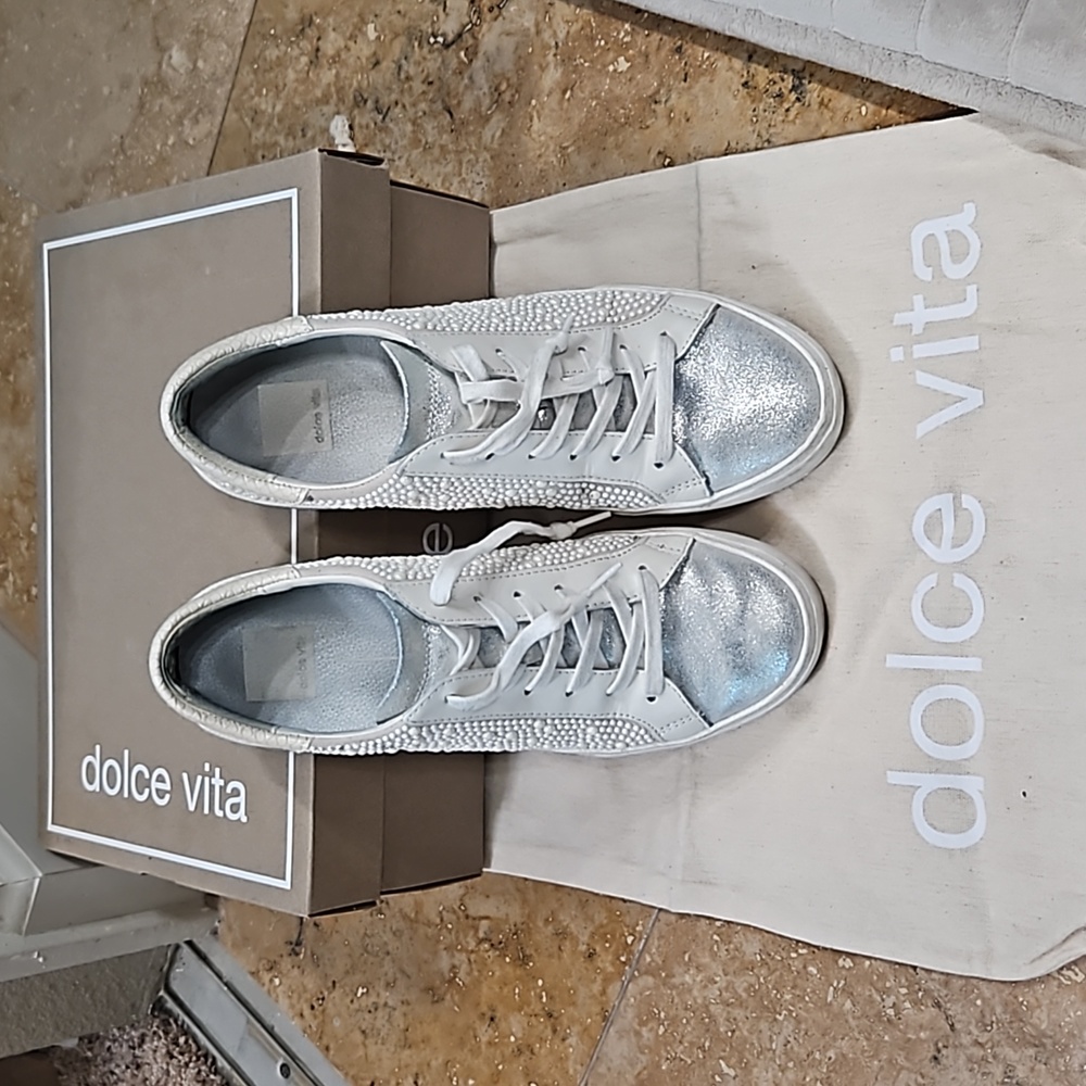 Dolce Vita Size 7.5 Sneakers